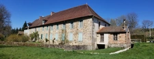 Creuse (23) department, for sale in Felletin: property of 580 m² - Outbuildings - Land of 1.5841 hectares 