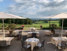 Château, installation équestre (haras) à vendre au coeur du bocage bourbonnais - Maison de gardien, club house, maison des cavaliers, boxes, écuries - Terrain de 40 hectares
