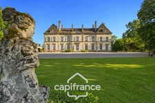 Château and equestrian facilities (stud farm) for sale in the heart of the Bourbonnais countryside - Caretaker's house, clubhouse, riders' house, stalls, stables - 40 hectares of land