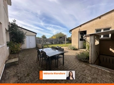 Maison familiale 4 chambres avec jardin et dépendances – Noyant-Villages