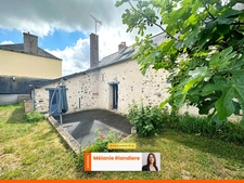 Maison en pierre avec terrasse – 112 m² – Maisoncelles-du-Maine