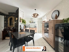 Maison à vendre à Clermont-Créans – 4 chambres, jardin, deux terrasses et garage