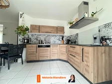 Maison à vendre à Clermont-Créans – 4 chambres, jardin, deux terrasses et garage