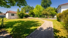 Appartement à vendre 3 pièces LESCAR (64) Jardin de 268m2 Parking et garage