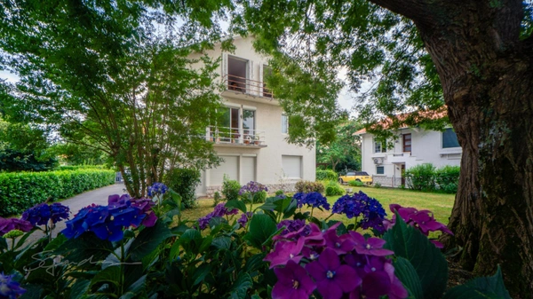 Appartement à vendre 3 pièces PAU (64) Garage, balcon et jardin partagé