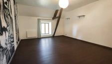 Maison de caractère 189 m² – 6 chambres – Jardin clos – À 1h30 de Paris en train – Fort potentiel