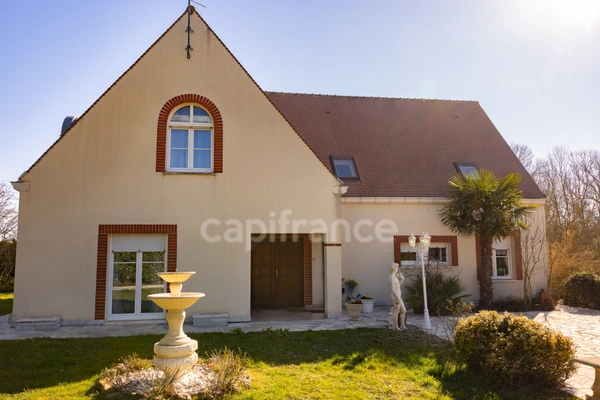 Maison familale 9 pièces -10 min Ferrières -40km de Fontainebleau-100km de Paris