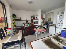CAYENNE – Centre-ville – Appartement T2 lumineux avec loggia et balcons 