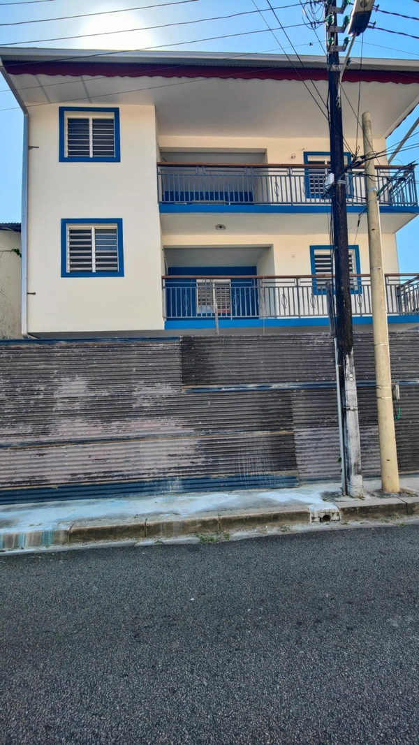 Immeuble neuf de 2 étages à vendre CAYENNE (973)