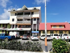 CAYENNE – Centre-ville – Appartement T2 lumineux avec loggia et balcons 