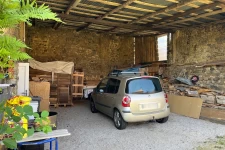 Charmante maison en pierre à la campagne avec grange