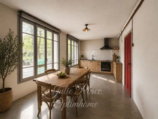 Maison de Bourg (à rénover) avec un beau potentiel.