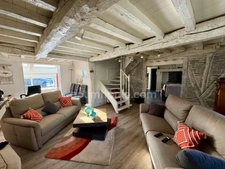 Maison d’architecte + terrain 2 000 m² à Estreelles – Charme et volumes exceptionnels