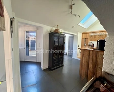 Maison d’architecte + terrain 2 000 m² à Estreelles – Charme et volumes exceptionnels