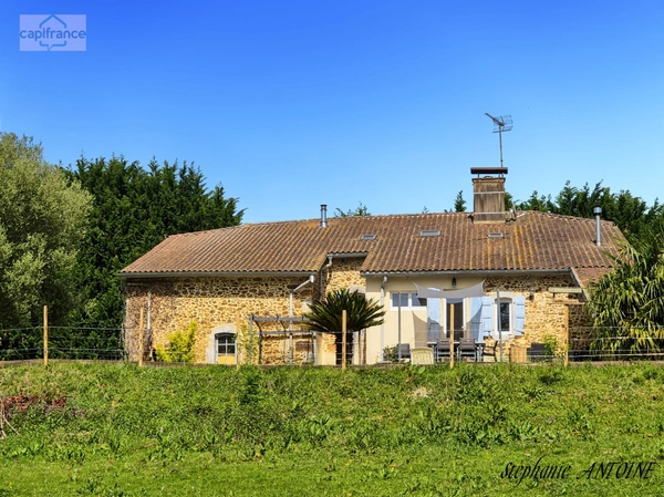 PROPRIÉTÉ DE CARACTÈRE – 6,7 HECTARES – DÉPENDANCES – OSSAGES