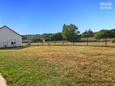 Maison récente de plain-pied, 3 chambres, garage et terrain clos à Berenx
