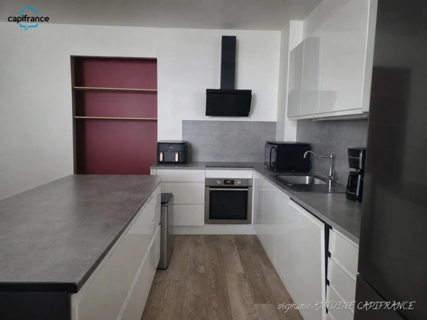 ORTHEZ – APPARTEMENT T4 DE 83 M² – 3 CHAMBRES – REZ-DE-CHAUSSÉE – PARKING PRIVATIF