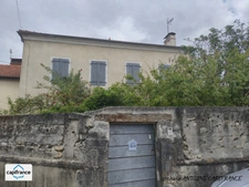 PUYOÔ – MAISON DE CARACTÈRE DE 188,83 M², 5 CHAMBRES, GRANGE D’ENVIRON 300 M² ET TERRAIN DE 1 198 M² – 245 000 €