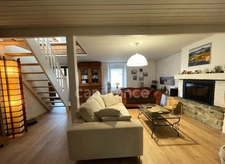 Maison de ville rénovée avec 2 terrasses plein sud – Idéale résidence principale ou secondaire à Pluneret(56)