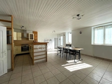 Family farmhouse with 5 bedrooms + outbuilding – 180 m² – Grand-Champ near Vannes