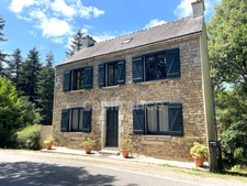 Maison en pierre rénovée – aucun vis-à-vis – 20 min de Vannes