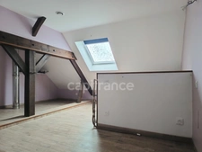 À VENDRE - Ancien corps de ferme rénové avec charme et potentiel à CORNANT ! 175 m² - 2 logements - Grange - Atelier - Terrain clos - Calme absolu ! 🌿🏡
