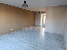 Maison à vendre 4 pièces LAROCHE SAINT CYDROINE (89)