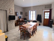 À VENDRE - Ancien corps de ferme rénové avec charme et potentiel à CORNANT ! 175 m² - 2 logements - Grange - Atelier - Terrain clos - Calme absolu ! 🌿🏡