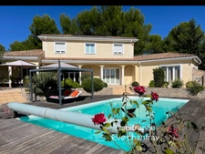 Maison de caractère 200M2 T5  Garage + Piscine et vue imprenable sur campagne