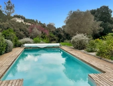 Bright 5-room house of 142 m² in the heart of Nîmes, sought-after area – Calm and open view