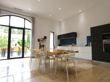 Exceptional bourgeois house of 325 m² completely renovated with swimming pool, outbuilding and large enclosed grounds
