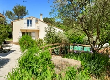 Maison T5 vue sur la garrigue de 142 m² avec Garage, Piscine et terrain.