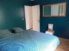 Bright 5-room house of 142 m² in the heart of Nîmes, sought-after area – Calm and open view