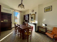 Maison en pierre + terrain constuctible et piscinable (865 m2)