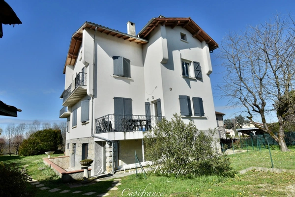 Immeuble à Vendre SAINT GAUDENS (31), 7 Appartements, 7 Parkings Aériens, 5 Garages, Jardin & Vue Pyrénées