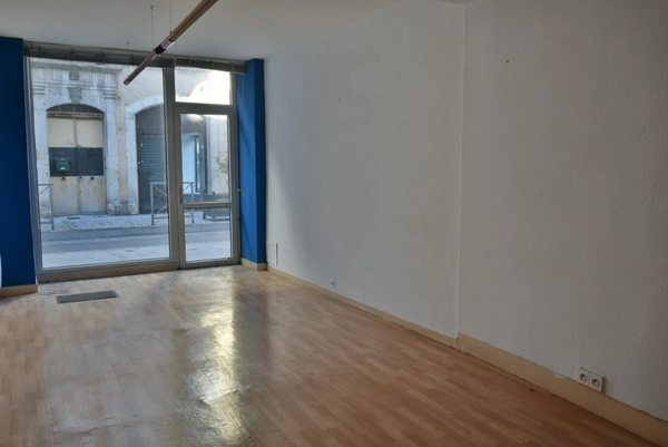 Dpt Haute Garonne (31), à louer SAINT GAUDENS Local commercial de 80m2