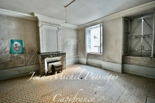 Dpt Haute Garonne (31), à vendre SAINT BEAT Immeuble  2 Locaux professionnels + 7 Appartements + Cour