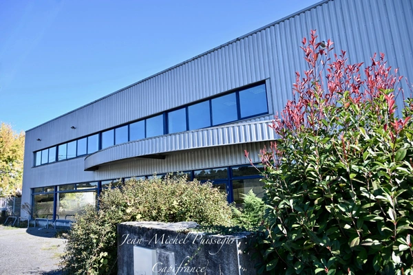 Locaux Professionnels de 2400m2 à vendre SAINT GAUDENS (31), Terrain 3800m2