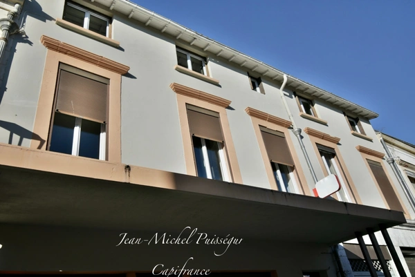 Immeuble à vendre à SAINT GAUDENS (31), avec Restaurant et 8 Appartements