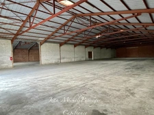 Entrepôt/Bureaux 1000m2 à louer à VILLENEUVE DE RIVIERE (31), Terrain de 7900m2