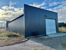 Entrepôt de 250m2 à vendre MONTREJEAU (31)