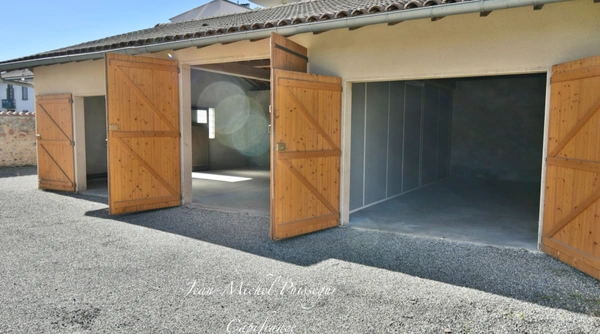 Local/Bureau à louer à SAINT GAUDENS (31), 90m2, 10 Places de Parking