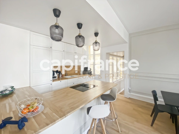 Appartement proche de la place de Bourse à vendre 5 pièces BORDEAUX (33)