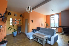 Maison de 128 m2 avec beaux volumes, jardin et dépendances