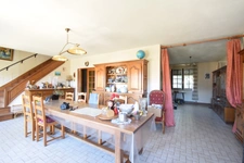 Maison avec sous sol complet - dépendance et terrain à LAHEYCOURT