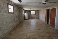 Maison avec sous sol complet - dépendance et terrain à LAHEYCOURT