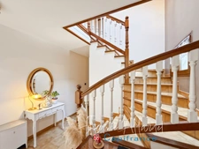 Superbe propriété familiale 5 pièces aux prestations soignées-Terrain 800m2 piscinable- AIX LES BAINS (73)