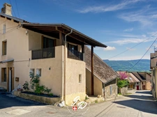 Authentique maison de village – 75 m² à réinventer – Environnement calme et recherché à Culoz