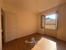 CHAMBÉRY – T2 EN REZ-DE-JARDIN AVEC EXTÉRIEUR PRIVATIF