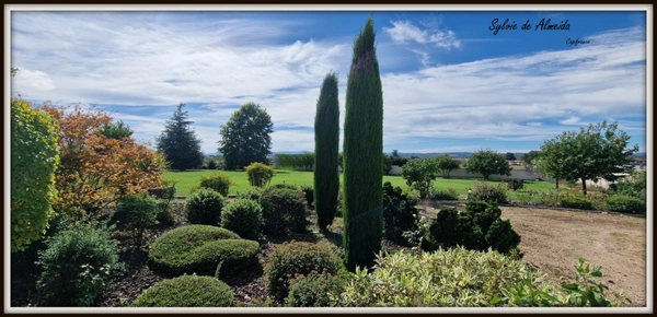 Maison à vendre 8 pièces FEILLENS (01) 295 m² charme, pierre, piscine, garages plain-pied, atypique